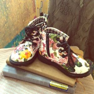Floral dock marten like booties for kids